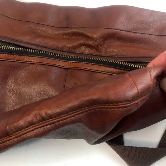 Fossil Women’s Long Live Vintage Leather Explorer Hobo Bag Dark Brown - Picture 12 of 16